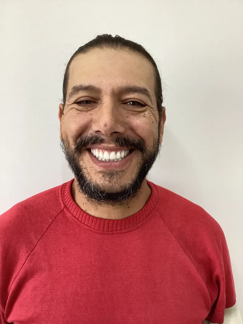 Cliente Ornare sorrindo